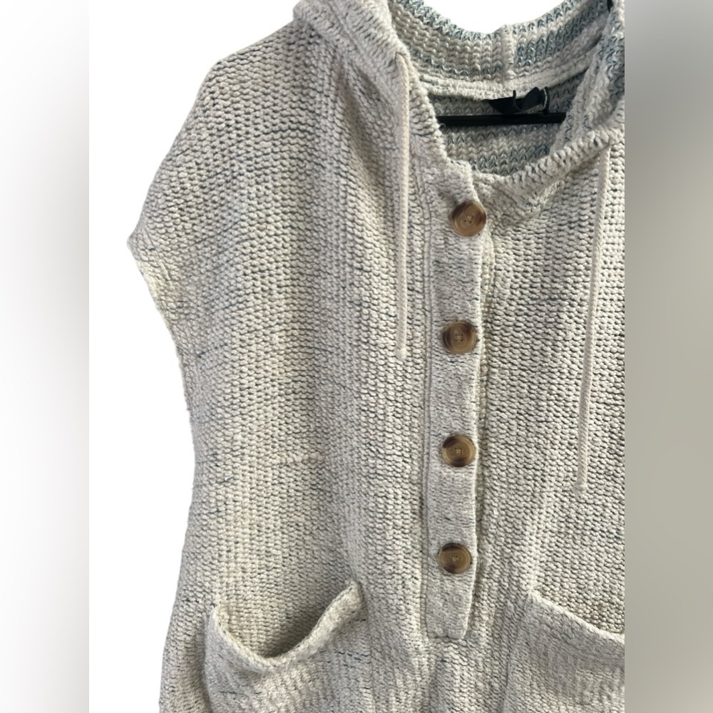 Urban outfitters hooded cut off sweater - Picture 3 of 7